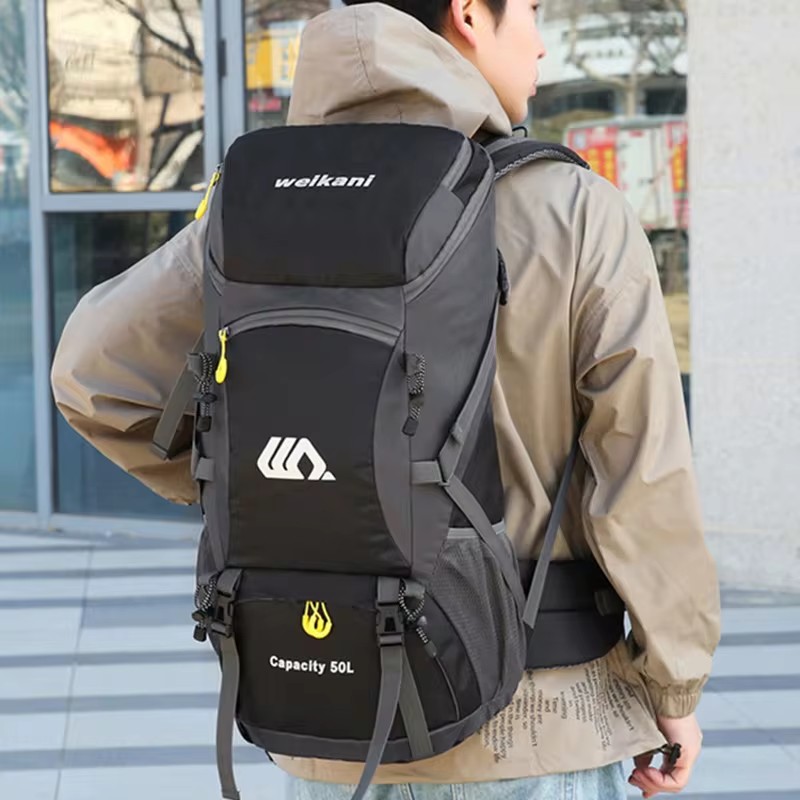 Вместительный водонепроницаемы – обзор и цена Outdoor Adventure Backpack